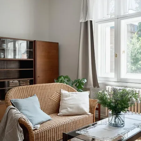 Daire Authentically Stylish With A Mystical View Golem Prag
