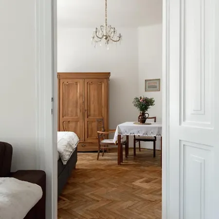 Authentically Stylish With A Mystical View Golem Apartamento