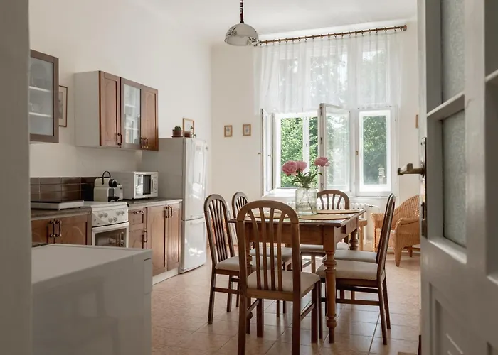 Daire Authentically Stylish With A Mystical View Golem Prag