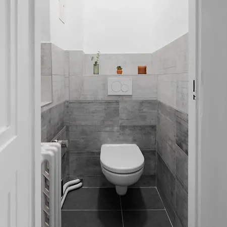 Apartment Authentically Stylish With A Mystical View Golem