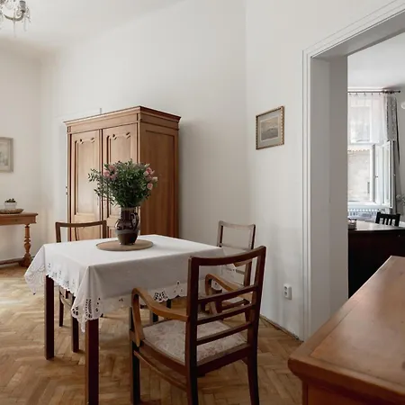 Authentically Stylish With A Mystical View Golem Appartement