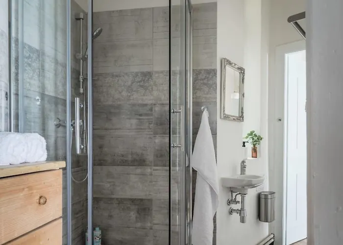 Authentically Stylish With A Mystical View Golem Apartmán *