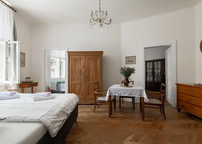 Authentically Stylish With A Mystical View Golem * Praha